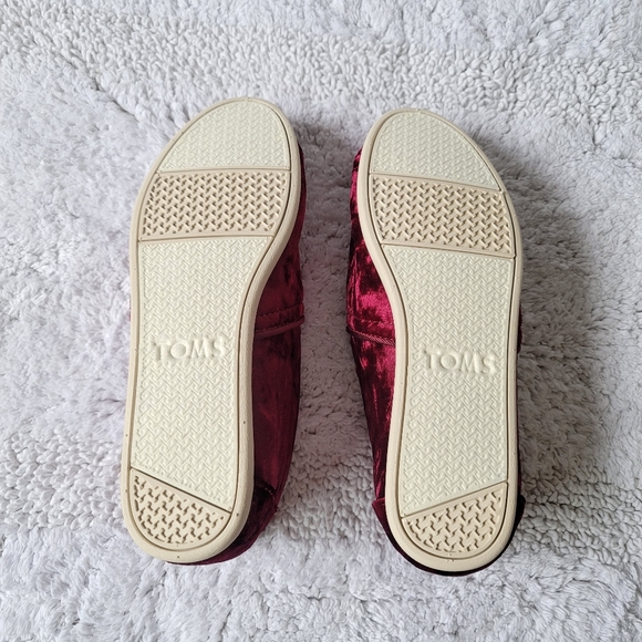 TOMS Women cherry Red Velvet Alpargata Slip on - Picture 4 of 6